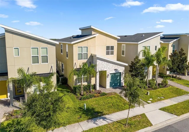 Photo 2 of Single family home for sale at 9143 Sommerset Hills Dr, Davenport, FL 33896 | MLS# S5160336 | Listing updated on 2026-10-28