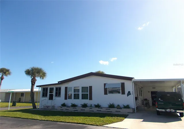 Photo 1 of Manufactured home for sale at 525 Sandpiper Dr, Venice, FL 34285 | MLS# N6146368 | Listing updated on 2026-10-28