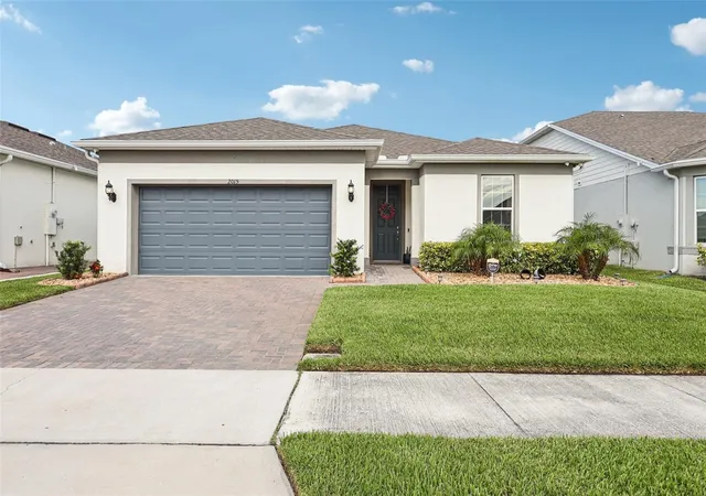 Photo 2 of Single family home for sale at 2015 Spring Shower Cir, Kissimmee, FL 34744 | MLS# S5160338 | Listing updated on 2026-10-28