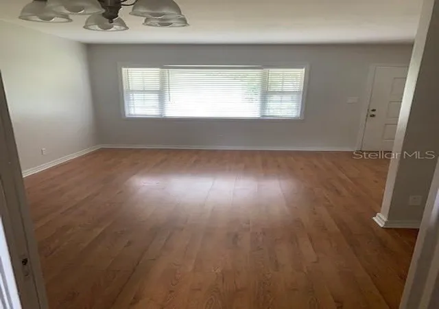 Photo 3 of Single family home for sale at 3811 W Tacon St, Tampa, FL 33629 | MLS# TB8562208 | Listing updated on 2026-10-28