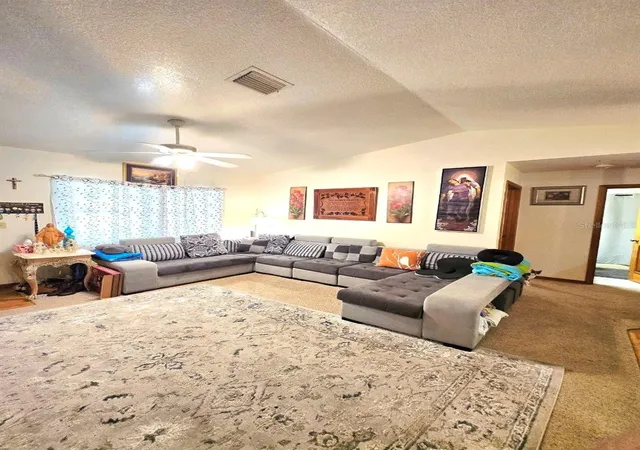 Photo 4 of Single family home for sale at 205 W Simon Ave, Apopka, FL 32712 | MLS# C7532604 | Listing updated on 2026-10-28