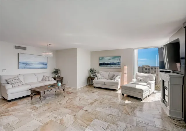 Photo 3 of Condo for sale at 2425 Gulf Of Mexico Dr #14B, Longboat Key, FL 34228 | MLS# A4711100 | Listing updated on 2026-10-28