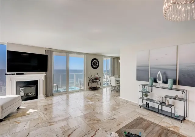 Photo 4 of Condo for sale at 2425 Gulf Of Mexico Dr #14B, Longboat Key, FL 34228 | MLS# A4711100 | Listing updated on 2026-10-28