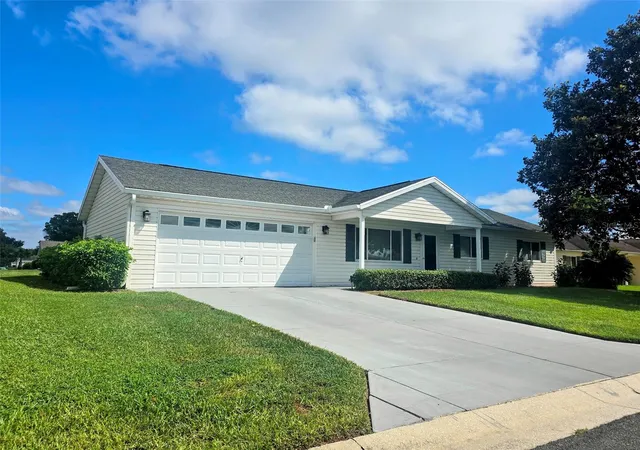 Single family home for sale at 13717 SE 86th Terrace, SUMMERFIELD, FL 34491 | MLS# OM734820