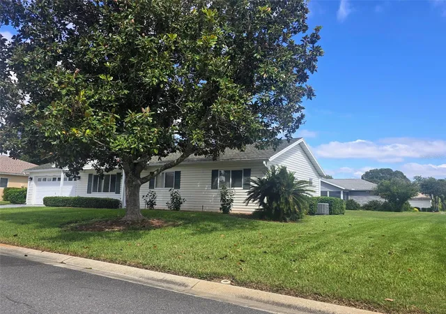 Photo 2 of Single family home for sale at 13717 SE 86th Terrace, Summerfield, FL 34491 | MLS# OM734820 | Listing updated on 2026-10-28