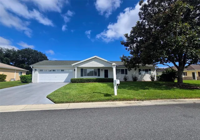 Photo 4 of Single family home for sale at 13717 SE 86th Terrace, Summerfield, FL 34491 | MLS# OM734820 | Listing updated on 2026-10-28