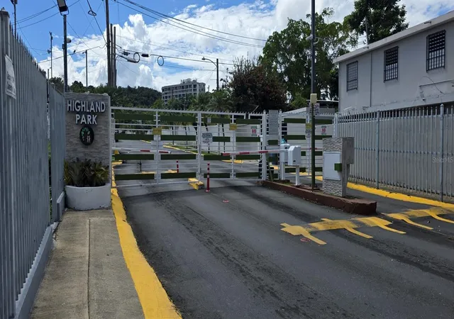 Photo 3 of Single family home for sale at Urb Highland Park Calle Acacia #744, San Juan, PR 00924 | MLS# PR9125327 | Listing updated on 2026-10-28