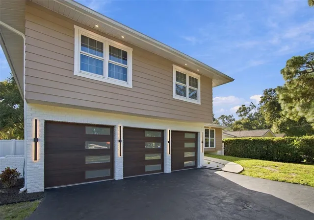 Photo 1 of Single family home for sale at 2027 Park St N, Saint Petersburg, FL 33710 | MLS# TB8562227 | Listing updated on 2026-10-29
