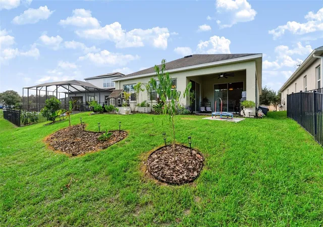 Photo 3 of Single family home for sale at 313 Roxbury Xing Ct, Valrico, FL 33594 | MLS# TB8562243 | Listing updated on 2026-10-29