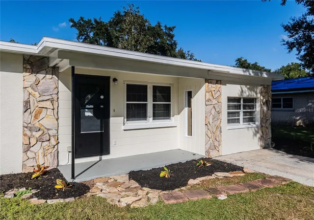 Single family home for sale at 2707 Dixie Rd, LAKELAND, FL 33801 | MLS# L4966102