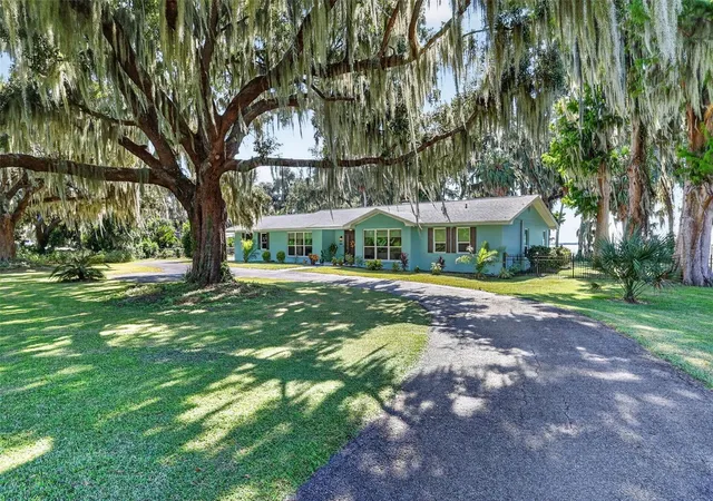Photo 1 of Single family home for sale at 3010 Indian Trl, Eustis, FL 32726 | MLS# G5119561 | Listing updated on 2026-10-29