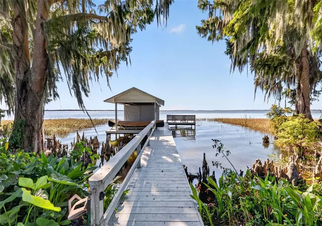 Photo 3 of Single family home for sale at 3010 Indian Trl, Eustis, FL 32726 | MLS# G5119561 | Listing updated on 2026-10-29