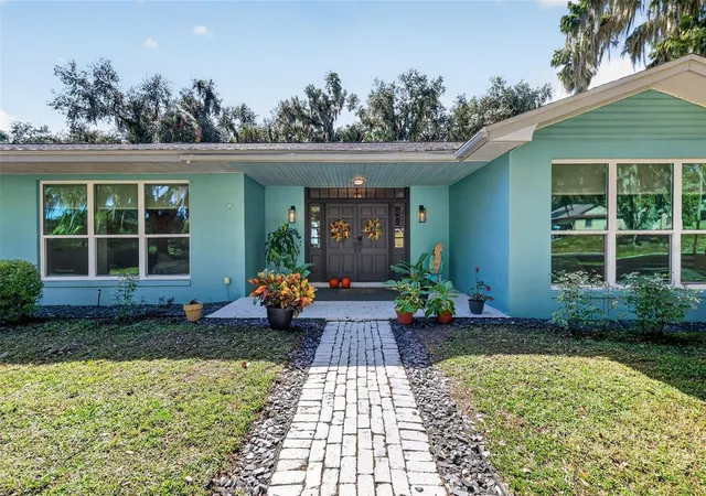 Photo 4 of Single family home for sale at 3010 Indian Trl, Eustis, FL 32726 | MLS# G5119561 | Listing updated on 2026-10-29