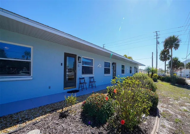 Listing Photo 1 - Condo for sale in building located at 100 Bayshore Rd, NOKOMIS, FL 34275 - Unit #C