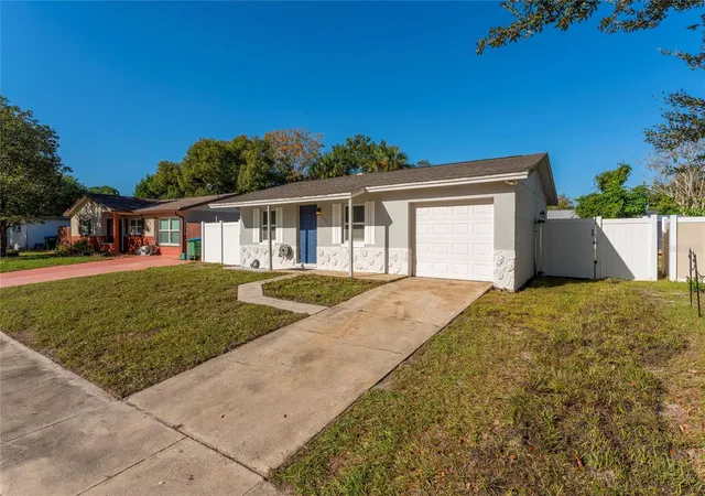 Photo 2 of Single family home for sale at 226 Bennett St, Winter Springs, FL 32708 | MLS# O6453326 | Listing updated on 2026-10-29