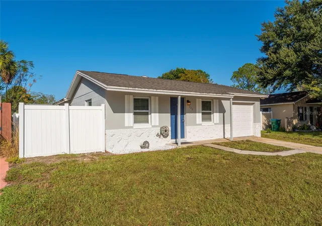 Photo 3 of Single family home for sale at 226 Bennett St, Winter Springs, FL 32708 | MLS# O6453326 | Listing updated on 2026-10-29