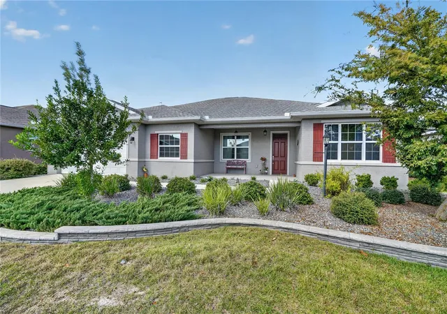 Photo 1 of Single family home for sale at 8820 SW 104th Circle, Ocala, FL 34481 | MLS# OM734827 | Listing updated on 2026-10-30