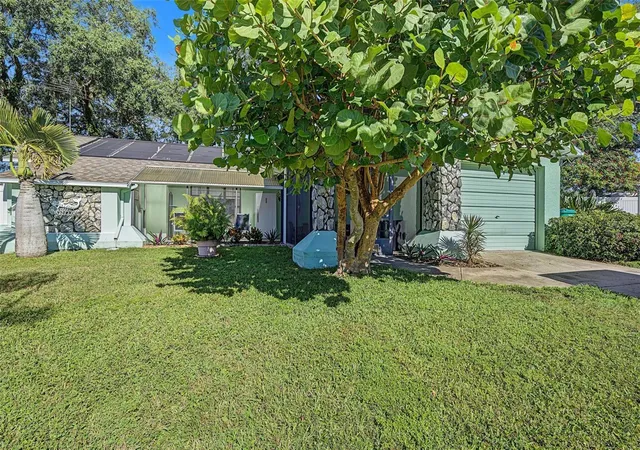 Photo 1 of Single family home for sale at 2437 Fieldcrest Ct, Holiday, FL 34691 | MLS# TB8562271 | Listing updated on 2026-10-29