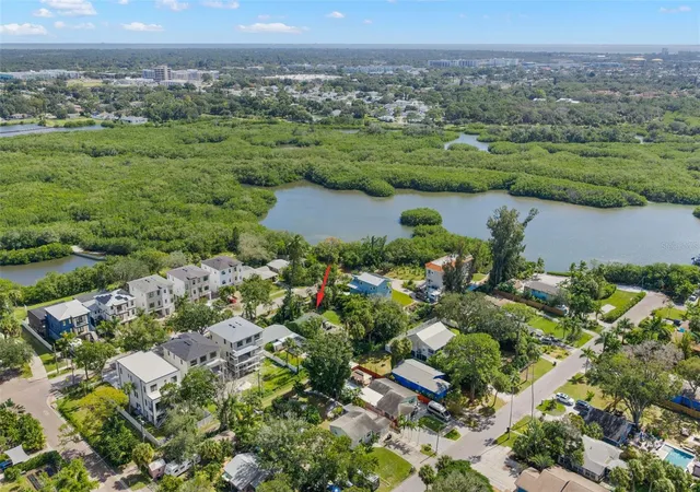 Photo 2 of Single family home for sale at 2625 Quincy St S, Gulfport, FL 33711 | MLS# TB8562273 | Listing updated on 2026-10-30