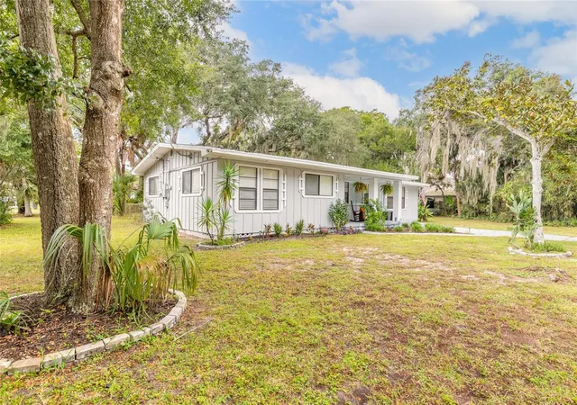 Photo 2 of Single family home for sale at 5221 Bretts St, Port Orange, FL 32127 | MLS# V4952031 | Listing updated on 2026-10-29