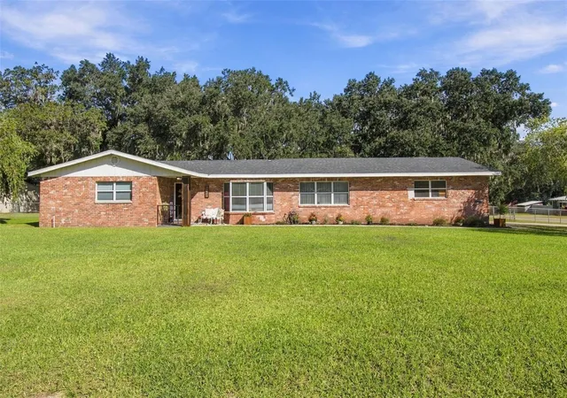 Single family home for sale at 605 W Dees Rd, LAKELAND, FL 33809 | MLS# TB8562282