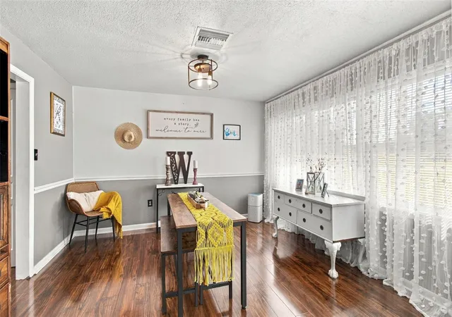 Photo 4 of Single family home for sale at 605 W Dees Rd, Lakeland, FL 33809 | MLS# TB8562282 | Listing updated on 2026-10-29