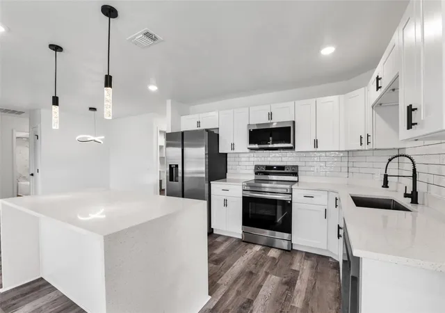 Photo 1 of Single family home for sale at 2161 Aqui Esta Dr, Punta Gorda, FL 33950 | MLS# C7532622 | Listing updated on 2026-10-29