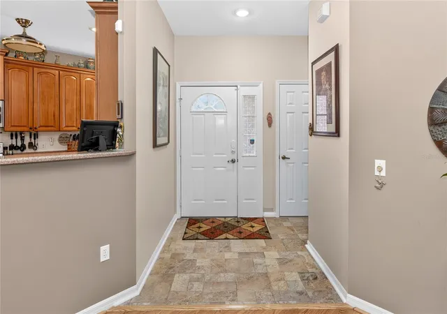 Photo 4 of Single family home for sale at 413 Fenwick Ct, Debary, FL 32713 | MLS# V4952032 | Listing updated on 2026-10-29