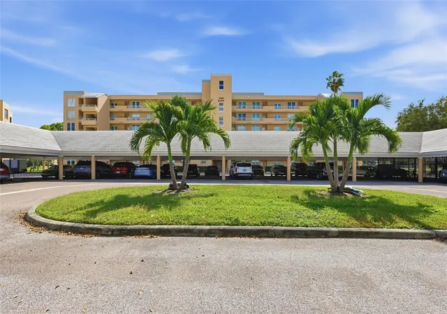 Condo for sale at 3740 Pinebrook Cir #104, BRADENTON, FL 34209 | MLS# A4711132