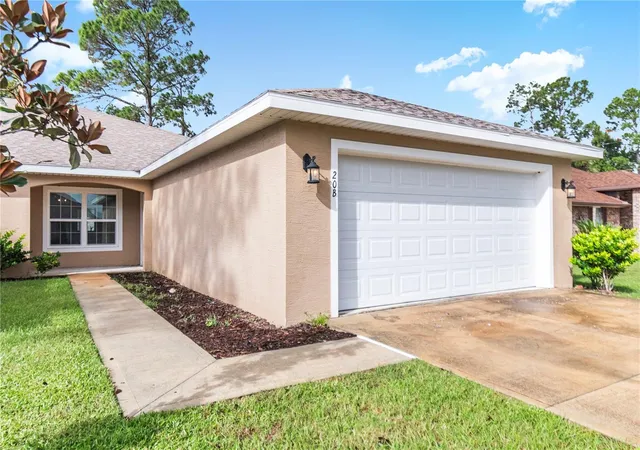 Photo 1 of House for sale at 20 Rainstone Ln, Palm Coast, FL 32164 | MLS# FC322415 | Listing updated on 2026-10-31