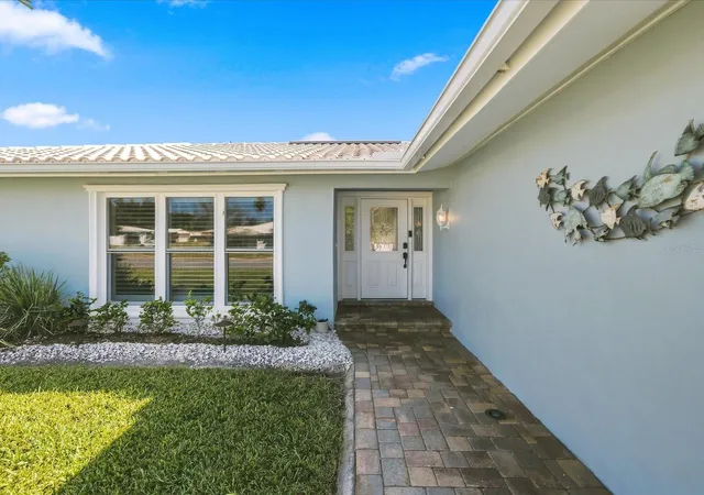 Photo 2 of Single family home for sale at 10469 Imperial Point Dr E, Largo, FL 33774 | MLS# TB8562296 | Listing updated on 2026-10-29