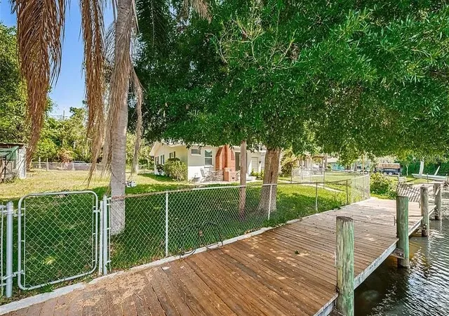 Photo 4 of Single family home for sale at 1154 Lagoon Rd, Tarpon Springs, FL 34689 | MLS# O6453362 | Listing updated on 2026-10-29