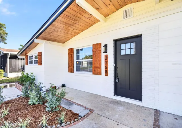 Photo 3 of Single family home for sale at 2169 Ridge Dr, Winter Park, FL 32792 | MLS# O6453370 | Listing updated on 2026-10-29