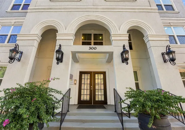 Photo 1 of Condo for sale at 304 E South St #5023, Orlando, FL 32801 | MLS# O6453375 | Listing updated on 2026-10-30
