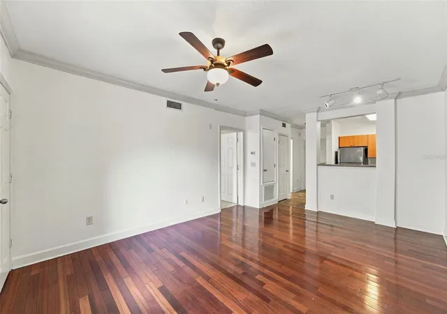 Photo 3 of Condo for sale at 304 E South St #5023, Orlando, FL 32801 | MLS# O6453375 | Listing updated on 2026-10-30