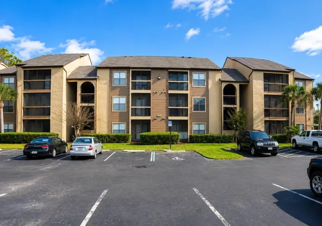 Condo for sale at 2031 Cascades Blvd #103, KISSIMMEE, FL 34741 | MLS# O6453376