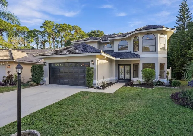 Photo 1 of Single family home for sale at 6173 Nicole Ct, Sarasota, FL 34243 | MLS# TB8562324 | Listing updated on 2026-10-29