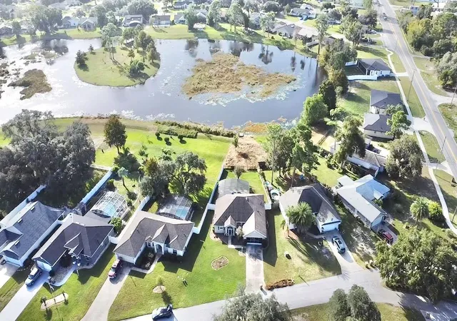 Photo 1 of Single family home for sale at 11250 Lake Dr, Leesburg, FL 34788 | MLS# G5119563 | Listing updated on 2026-10-29
