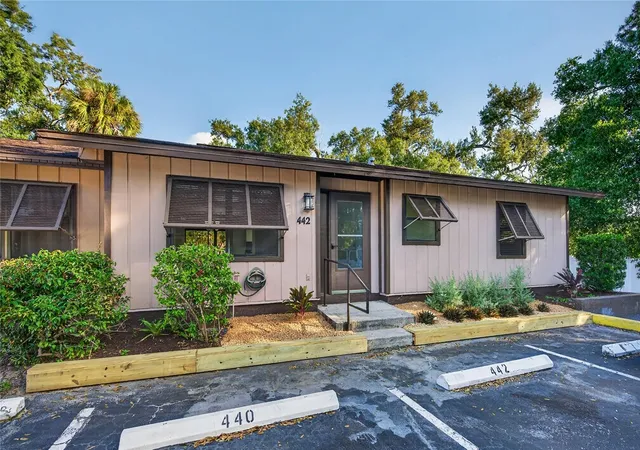 Photo 2 of House for sale at 442 N Jefferson Ave, Sarasota, FL 34237 | MLS# N6146374 | Listing updated on 2026-10-29