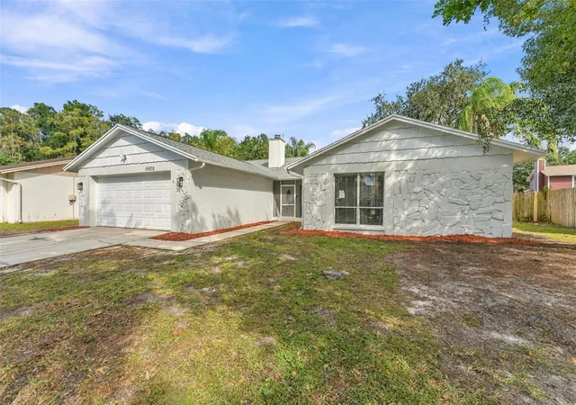 Photo 3 of Single family home for sale at 15805 Country Lake Dr, Tampa, FL 33624 | MLS# TB8562337 | Listing updated on 2026-10-29