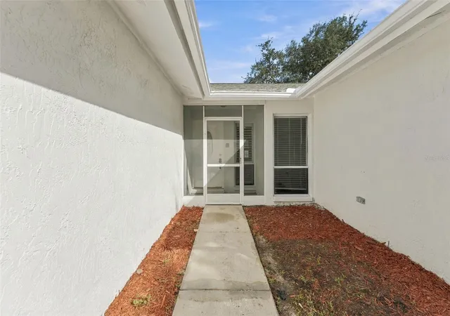 Photo 4 of Single family home for sale at 15805 Country Lake Dr, Tampa, FL 33624 | MLS# TB8562337 | Listing updated on 2026-10-29