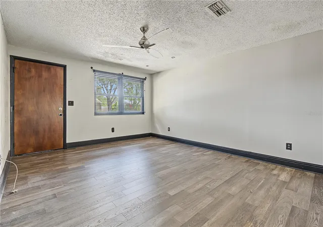 Photo 2 of Single family home for sale at 608 Timber Bay Cir E, Oldsmar, FL 34677 | MLS# TB8562343 | Listing updated on 2026-10-30