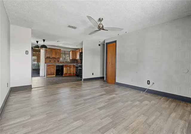 Photo 4 of Single family home for sale at 608 Timber Bay Cir E, Oldsmar, FL 34677 | MLS# TB8562343 | Listing updated on 2026-10-30