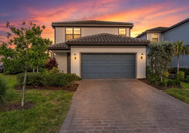 Photo 1 of Single family home for sale at 6111 Bluestar Ct, Bradenton, FL 34211 | MLS# A4711154 | Listing updated on 2026-10-29