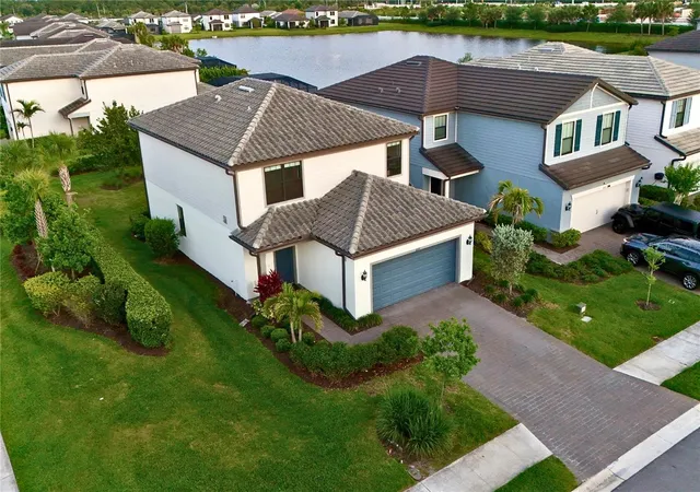 Photo 1 of Single family home for sale at 6111 Bluestar Ct, Bradenton, FL 34211 | MLS# A4711154 | Listing updated on 2026-10-30