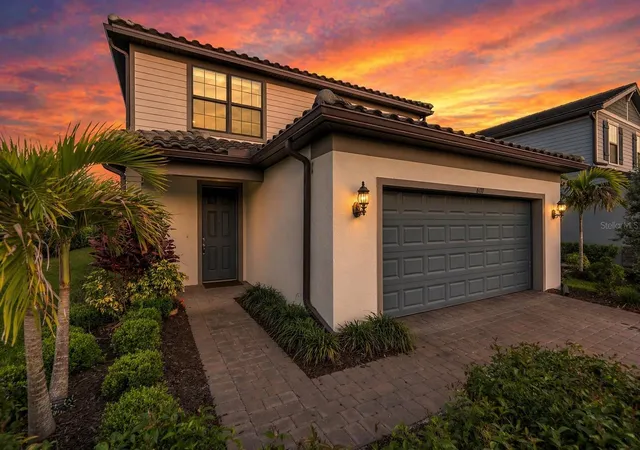 Photo 3 of Single family home for sale at 6111 Bluestar Ct, Bradenton, FL 34211 | MLS# A4711154 | Listing updated on 2026-10-30