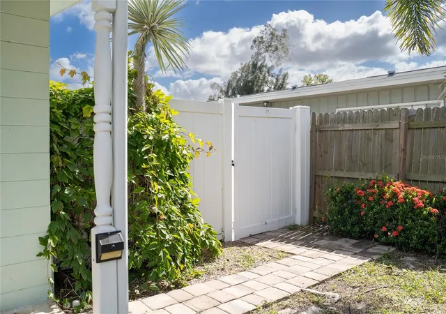 Photo 1 of Single family home for sale at 315 62nd Street W, Bradenton, FL 34209 | MLS# A4711155 | Listing updated on 2026-10-30