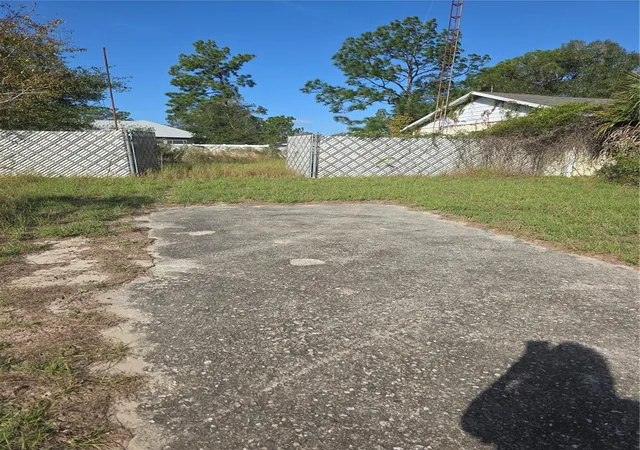 Photo 2 of Single family home for sale at 2200 140th Avenue, Ocala, FL 34481 | MLS# OM734841 | Listing updated on 2026-10-28