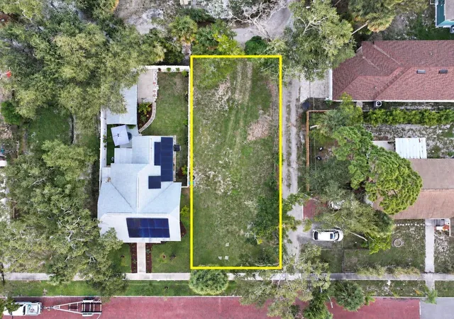 Photo 1 of Land for sale at 8th Street S, Saint Petersburg, FL 33705 | MLS# TB8562350 | Listing updated on 2026-10-30