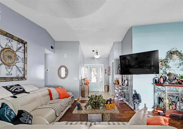Photo 4 of Single family home for sale at 7913 Rusty Hook Ct, Hudson, FL 34667 | MLS# TB8562355 | Listing updated on 2026-10-29